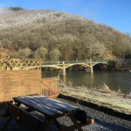 펜션 La Passerelle A Mouzaive